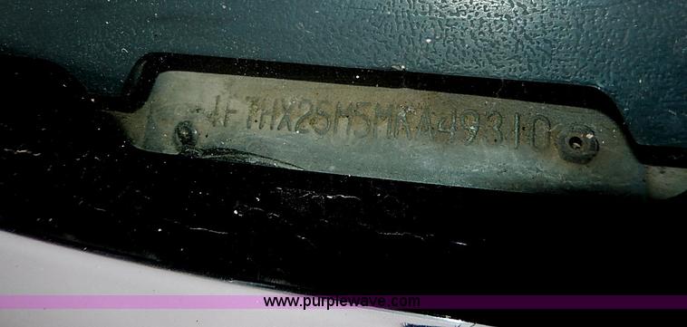 image for item I3725 1991 Ford F250 Super Duty XLT Lariat SuperCab pickup truck