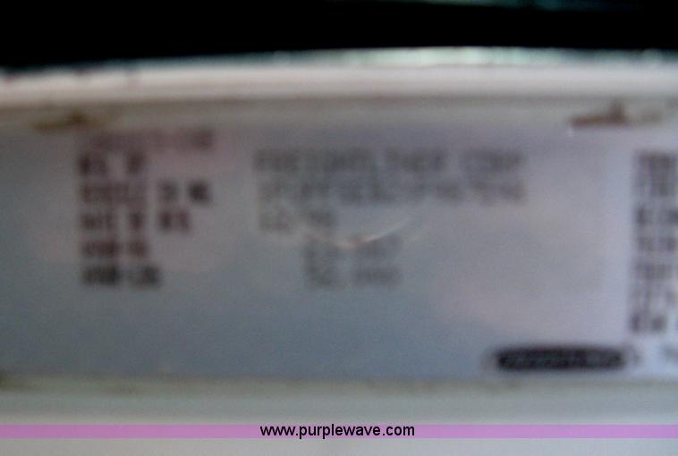 image for item I5515 1999 Freightliner FLD120SD semi truck