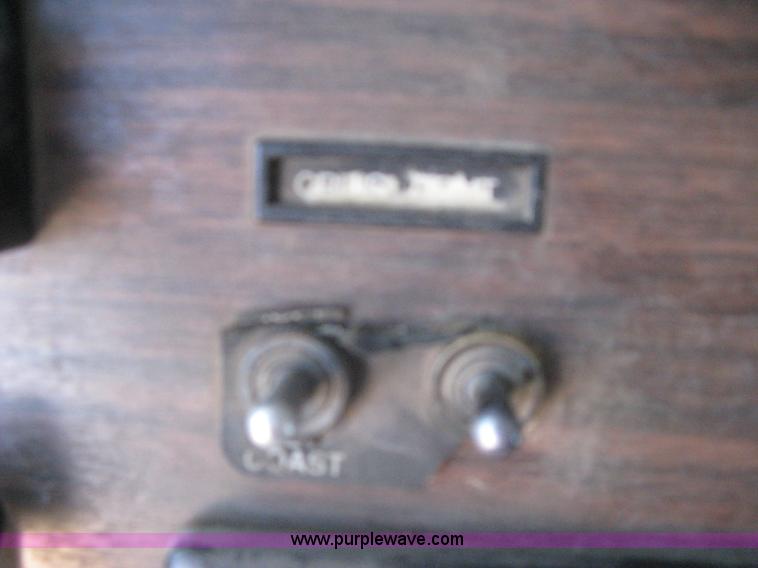 image for item I5515 1999 Freightliner FLD120SD semi truck