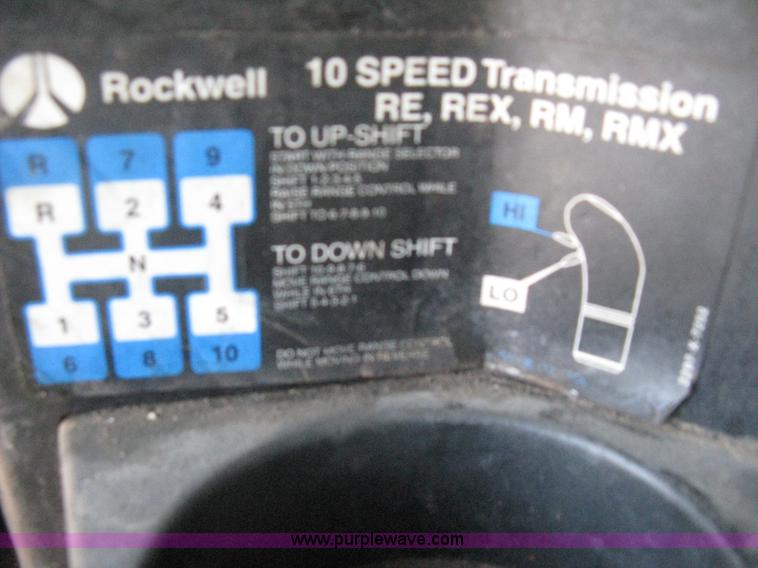 image for item I5515 1999 Freightliner FLD120SD semi truck