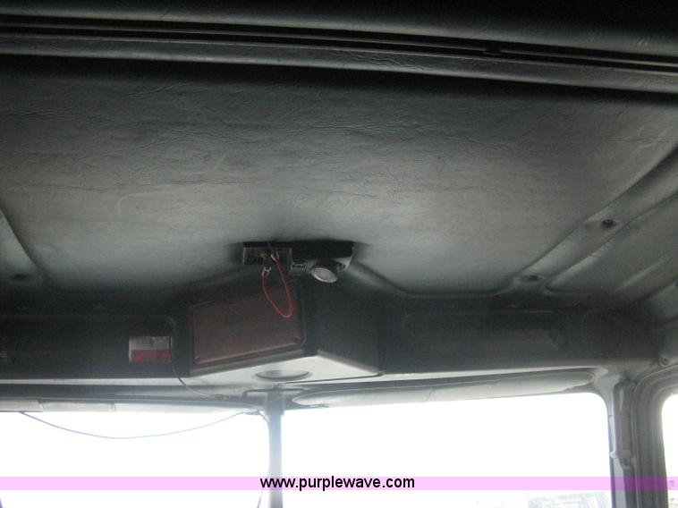 image for item I5515 1999 Freightliner FLD120SD semi truck