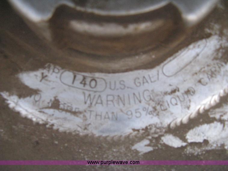 image for item I5515 1999 Freightliner FLD120SD semi truck