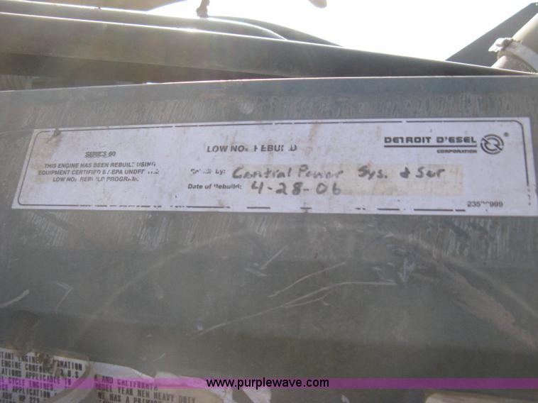 image for item I5515 1999 Freightliner FLD120SD semi truck