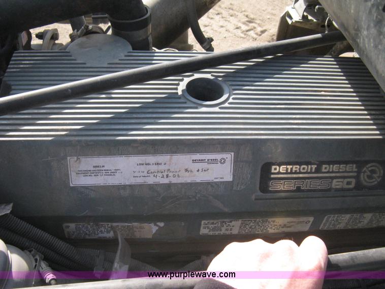 image for item I5515 1999 Freightliner FLD120SD semi truck