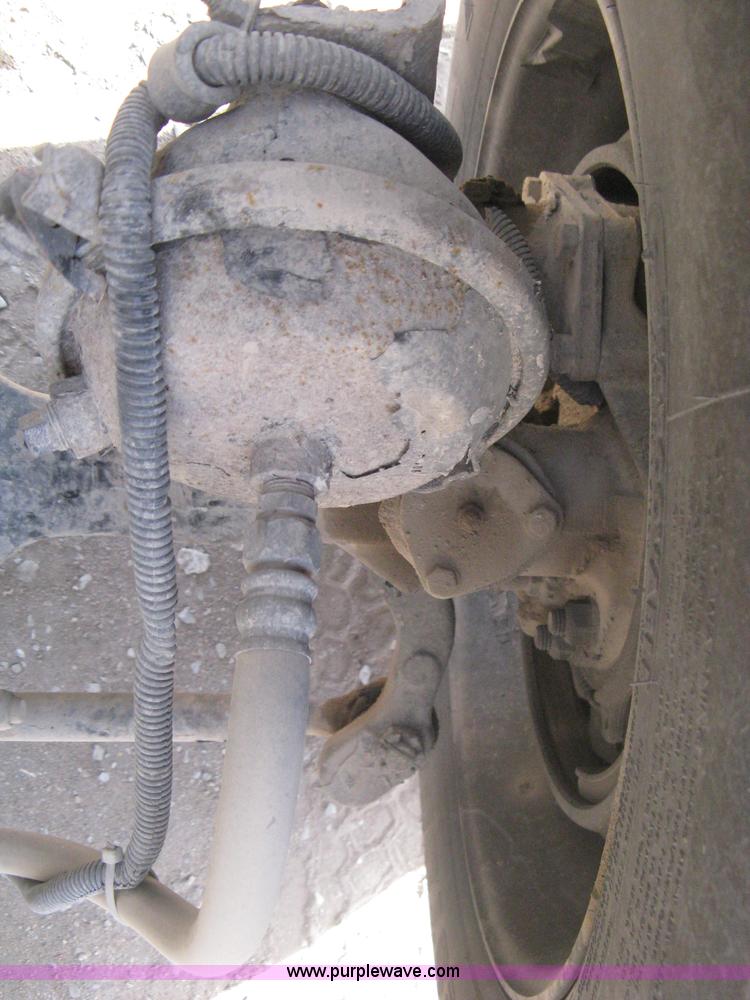 image for item I5515 1999 Freightliner FLD120SD semi truck