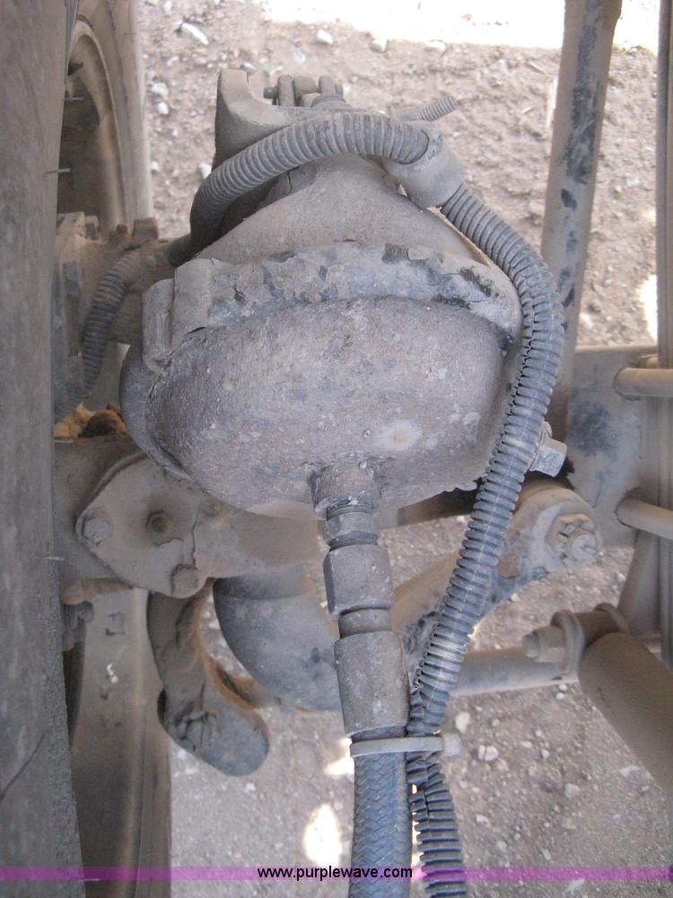 image for item I5515 1999 Freightliner FLD120SD semi truck