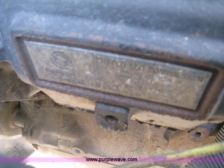 image for item I5515 1999 Freightliner FLD120SD semi truck