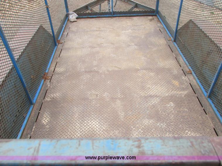 image for item I5517 1987 JFW tandem axle trailer