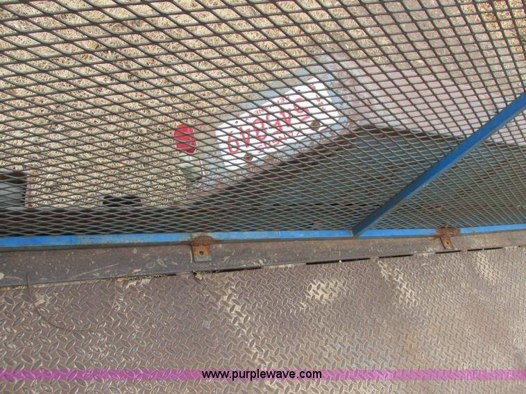 image for item I5517 1987 JFW tandem axle trailer