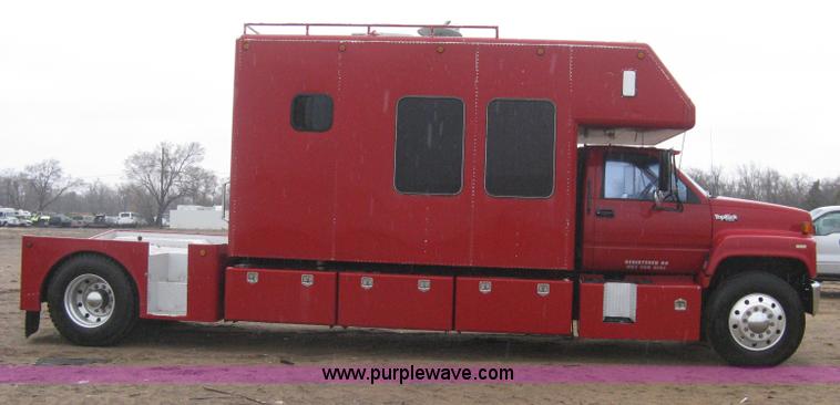 image for item I5539 1990 GMC TopKick Toterhome truck