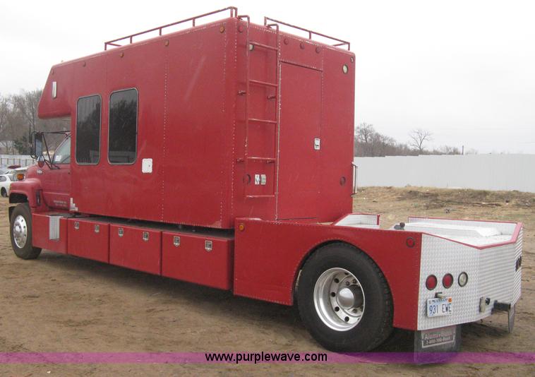 image for item I5539 1990 GMC TopKick Toterhome truck