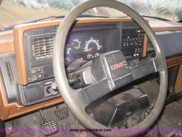 image for item I5539 1990 GMC TopKick Toterhome truck