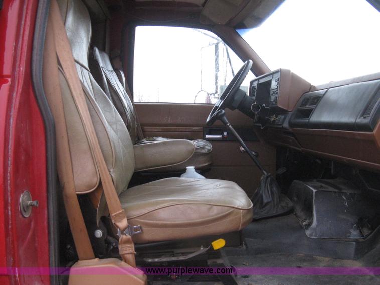 image for item I5539 1990 GMC TopKick Toterhome truck