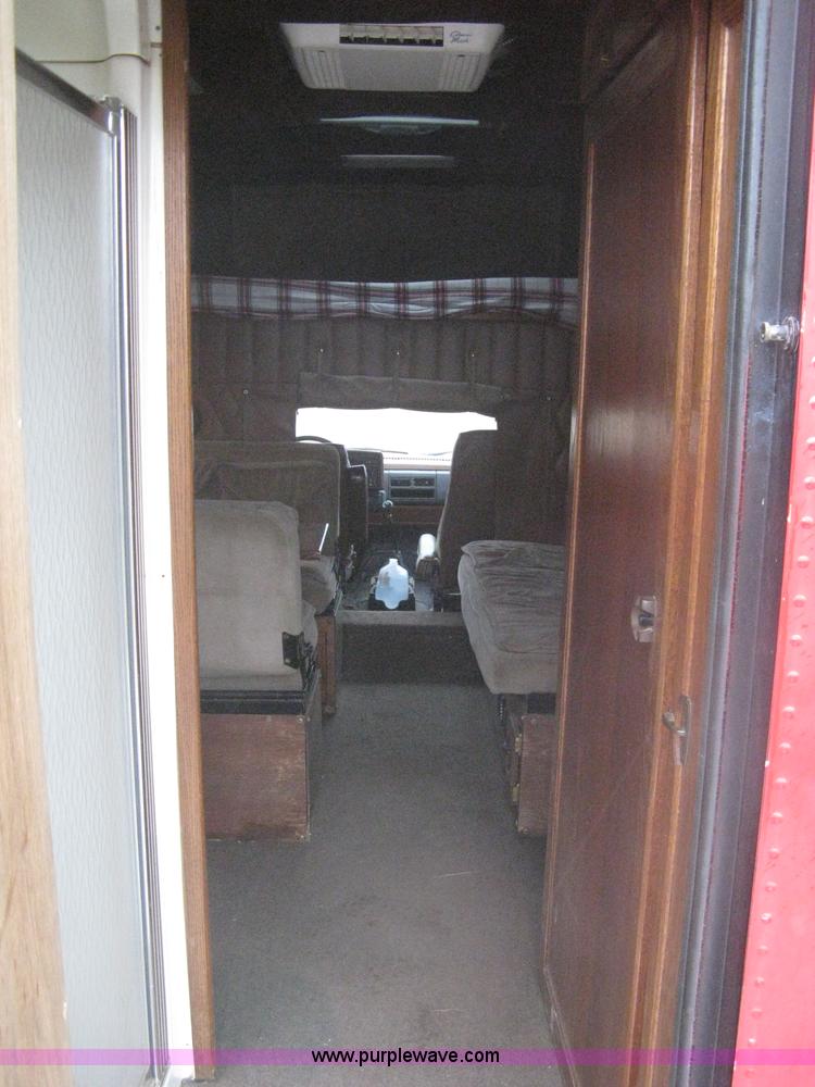 image for item I5539 1990 GMC TopKick Toterhome truck