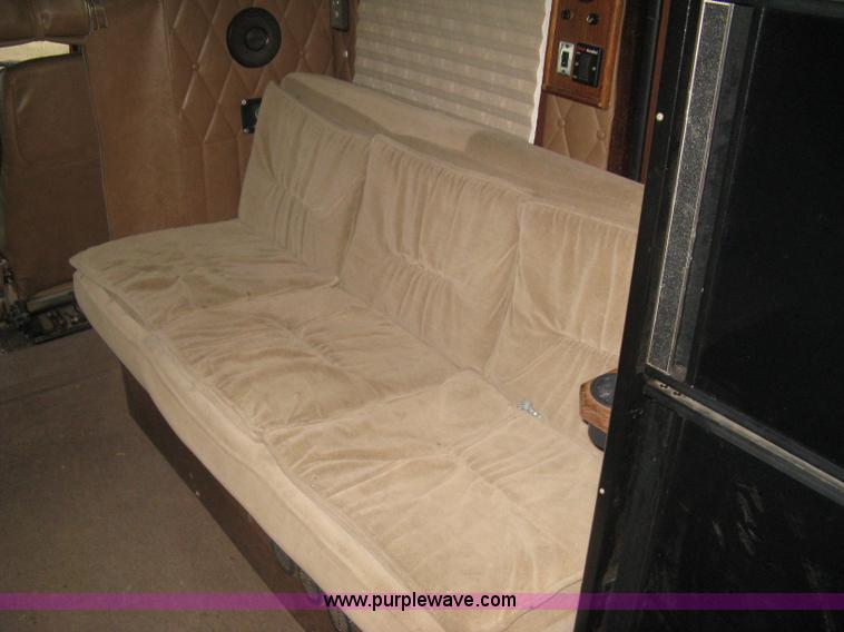 image for item I5539 1990 GMC TopKick Toterhome truck