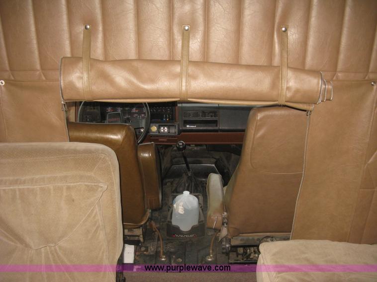 image for item I5539 1990 GMC TopKick Toterhome truck