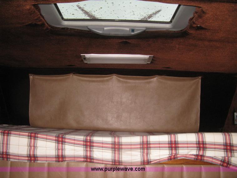 image for item I5539 1990 GMC TopKick Toterhome truck