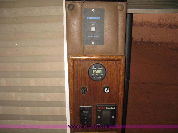 image for item I5539 1990 GMC TopKick Toterhome truck