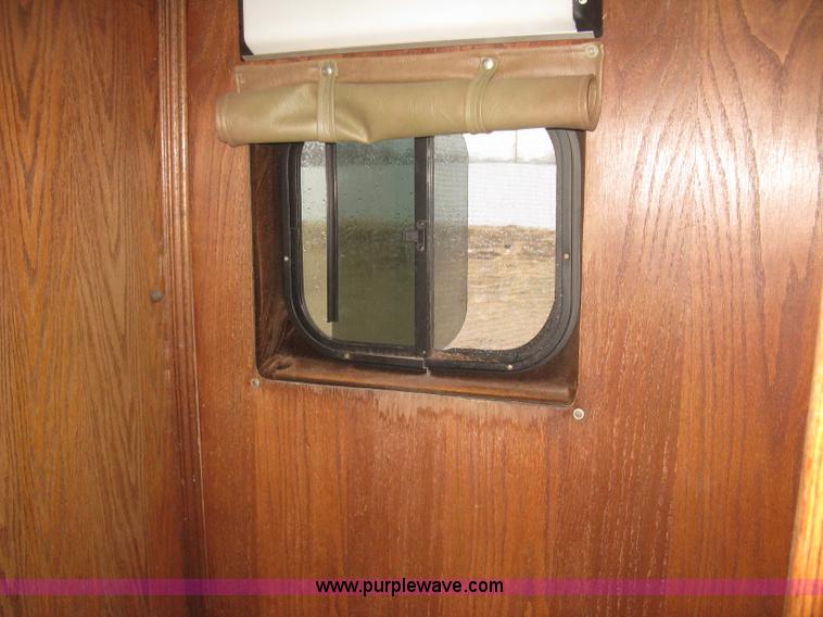 image for item I5539 1990 GMC TopKick Toterhome truck