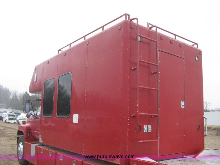 image for item I5539 1990 GMC TopKick Toterhome truck