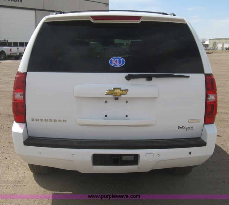 image for item I5559 2011 Chevrolet Suburban LT 1500 SUV