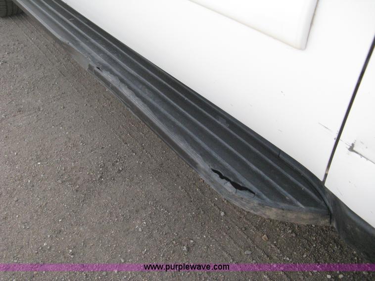 image for item I5559 2011 Chevrolet Suburban LT 1500 SUV