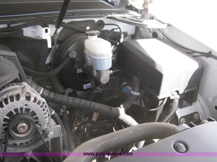 image for item I5559 2011 Chevrolet Suburban LT 1500 SUV