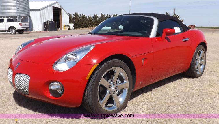 image for item I9001 2007 Pontiac Solstice convertible