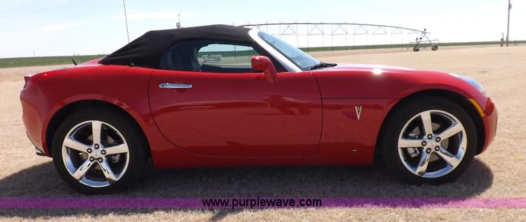 image for item I9001 2007 Pontiac Solstice convertible