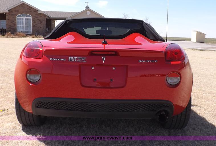 image for item I9001 2007 Pontiac Solstice convertible