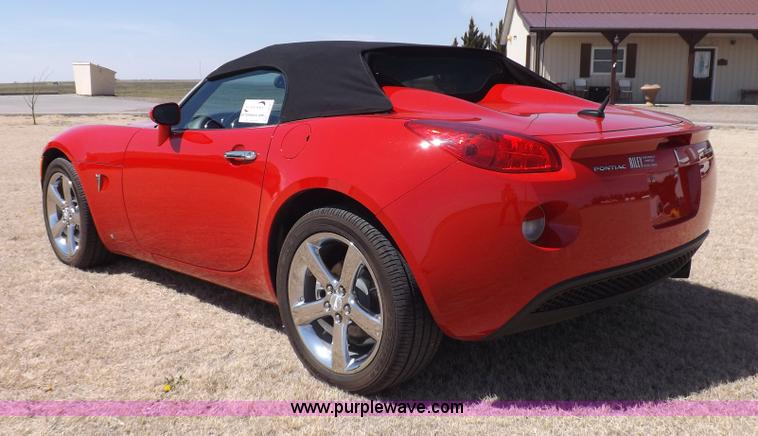 image for item I9001 2007 Pontiac Solstice convertible