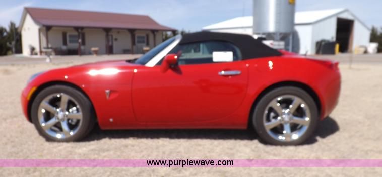 image for item I9001 2007 Pontiac Solstice convertible