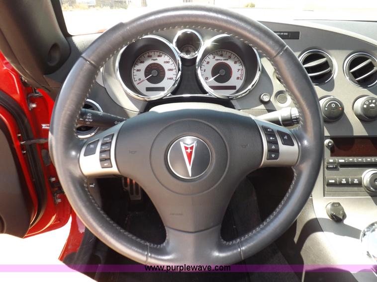 image for item I9001 2007 Pontiac Solstice convertible