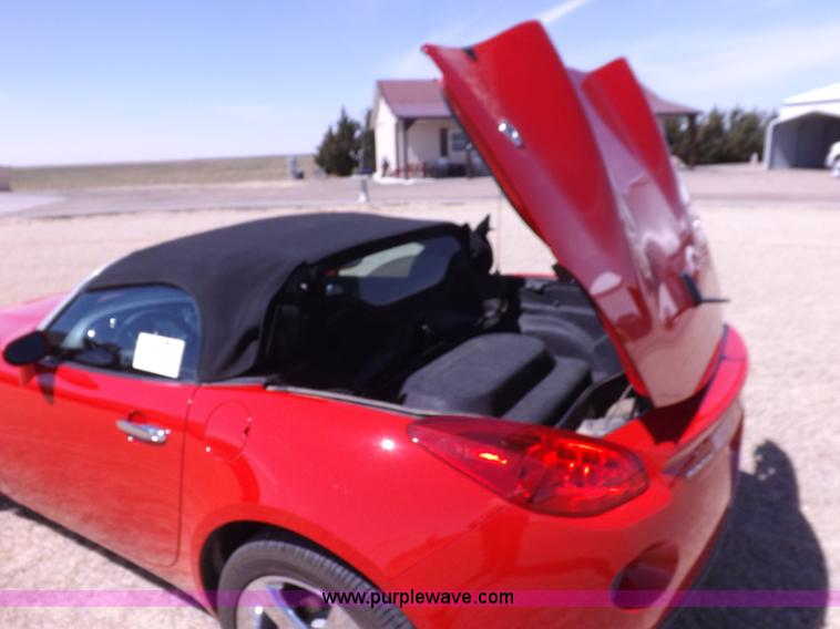 image for item I9001 2007 Pontiac Solstice convertible