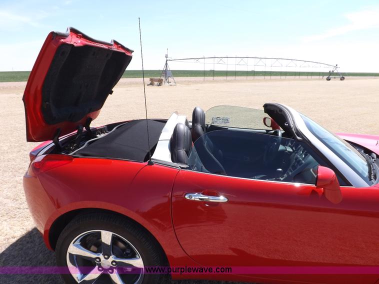 image for item I9001 2007 Pontiac Solstice convertible
