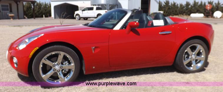 image for item I9001 2007 Pontiac Solstice convertible