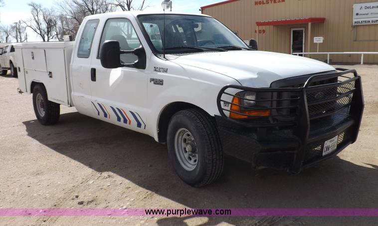 image for item I9007 1999 Ford F250 Super Duty SuperCab utility truck