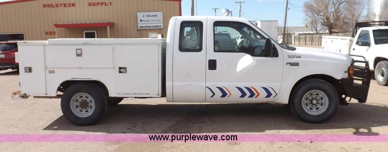 image for item I9007 1999 Ford F250 Super Duty SuperCab utility truck