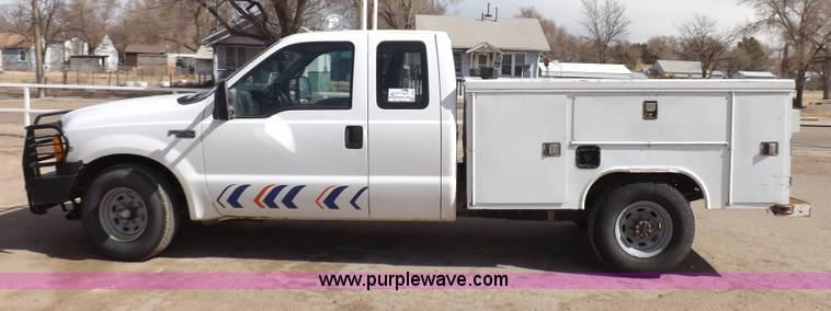 image for item I9007 1999 Ford F250 Super Duty SuperCab utility truck