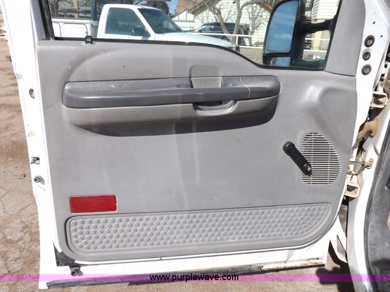 image for item I9007 1999 Ford F250 Super Duty SuperCab utility truck