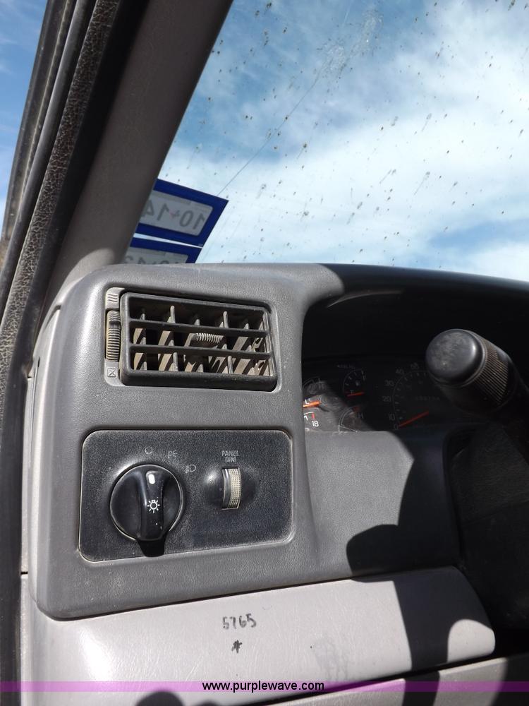 image for item I9007 1999 Ford F250 Super Duty SuperCab utility truck