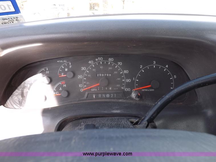 image for item I9007 1999 Ford F250 Super Duty SuperCab utility truck