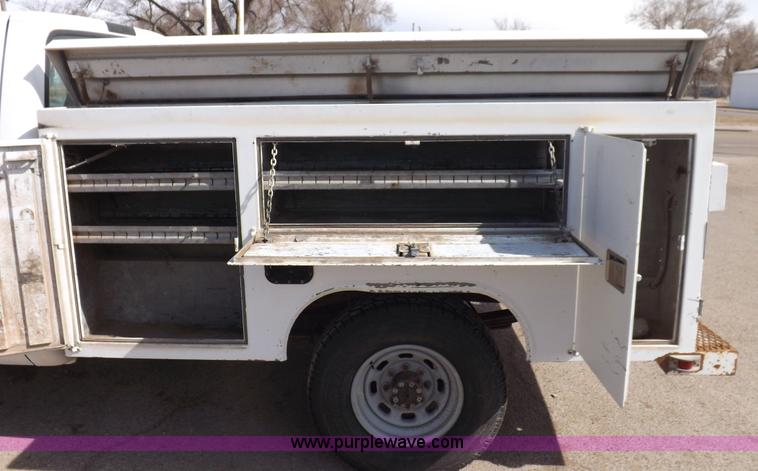image for item I9007 1999 Ford F250 Super Duty SuperCab utility truck