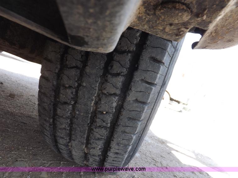 image for item I9007 1999 Ford F250 Super Duty SuperCab utility truck