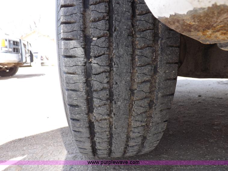 image for item I9007 1999 Ford F250 Super Duty SuperCab utility truck