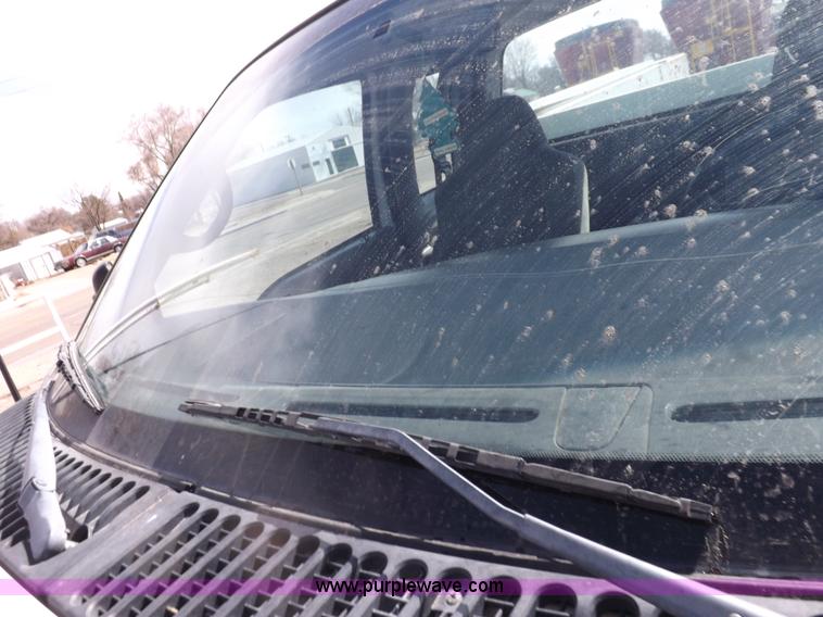 image for item I9007 1999 Ford F250 Super Duty SuperCab utility truck