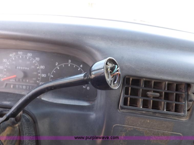 image for item I9007 1999 Ford F250 Super Duty SuperCab utility truck