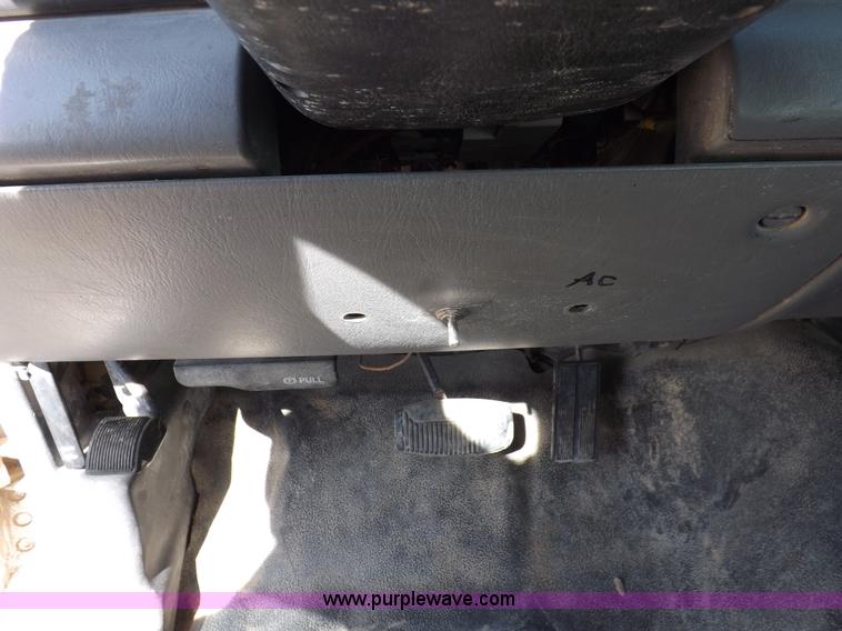 image for item I9007 1999 Ford F250 Super Duty SuperCab utility truck