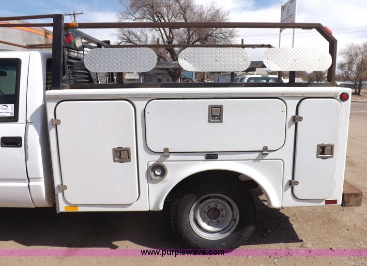 image for item I9009 2000 Chevrolet 2500 utility truck