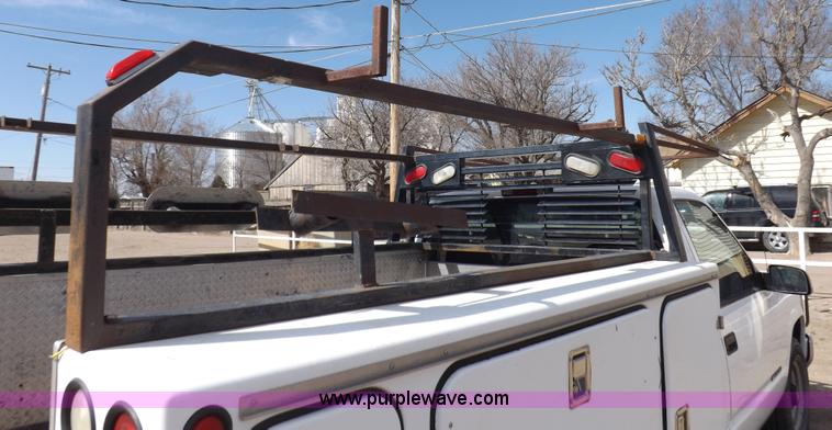 image for item I9009 2000 Chevrolet 2500 utility truck